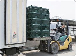 冷蔵トラックへ